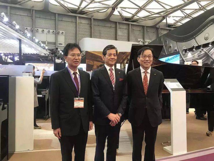 SG胜游公司领导合影