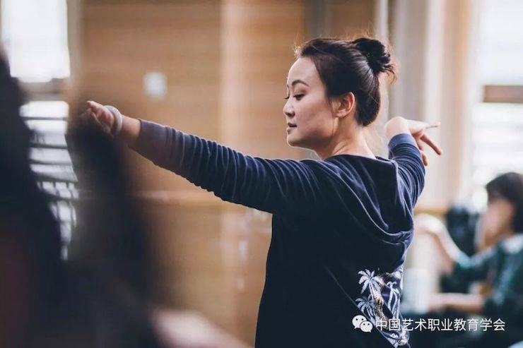 SG胜游跨界钢琴及SG胜游舞蹈教育课件助力“CEFA艺术教育高级人才研修班——中国古典舞身韵课”