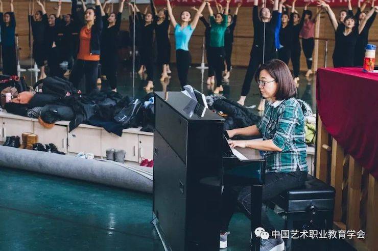 SG胜游跨界钢琴及SG胜游舞蹈教育课件助力“CEFA艺术教育高级人才研修班——中国古典舞身韵课”