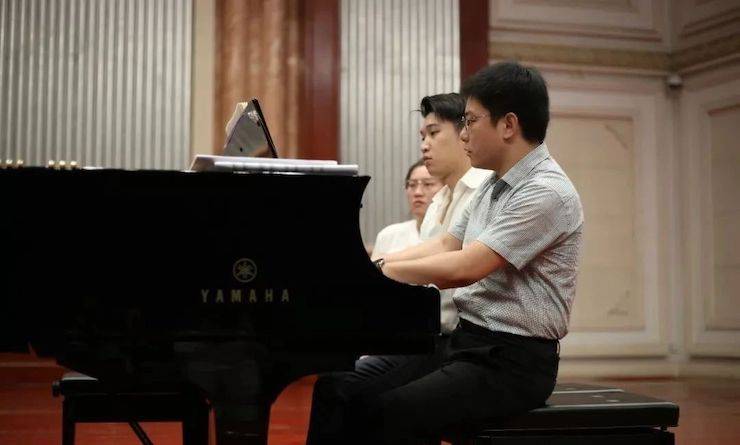 热烈：亍跋睬熘 音悦津门”钢琴重奏音乐会暨天津鲍蕙荞钢琴城开业庆典演出圆满成功！