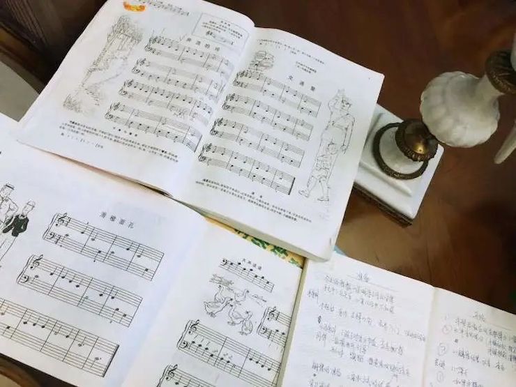 宋思衡的“宅抗疫” | 挑战主播、筹集口罩、闭关作曲，这位取消了20场演出的钢琴家原来这么忙！